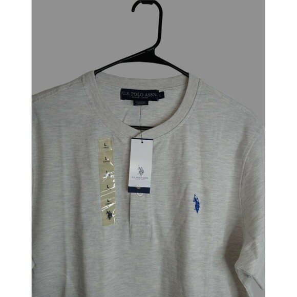 Men's U.S. Polo Assn Oatmeal Henley Neck Short Sleeve Shirt Size L - NWT - Picture 2 of 3